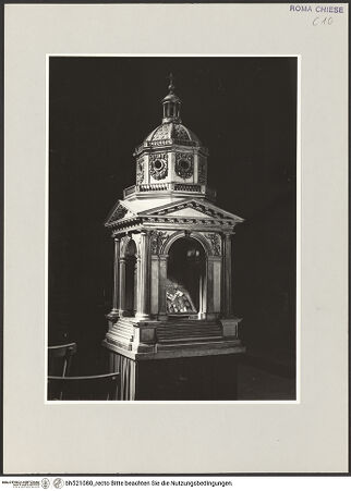 Vorderseite von Sopr. BAS ROMA [https://www.deutsche-digitale-bibliothek.de/content/lizenzen/rv-ez/] Sakramentstabernakel - Gesamtansicht, bh521080_recto. Foto.