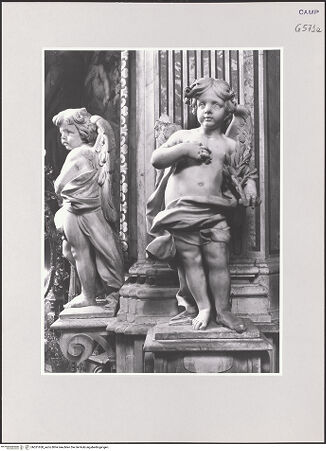 Vorderseite von ICCD [https://www.deutsche-digitale-bibliothek.de/content/lizenzen/rv-ez/] Ausstattung der Kapelle der ImmaculataVier Engel mit Mariensymbole - Gesamtansicht, bh521638_recto. Foto.