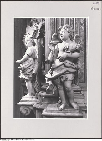 Vorderseite von ICCD [https://www.deutsche-digitale-bibliothek.de/content/lizenzen/rv-ez/] Ausstattung der Kapelle der ImmaculataVier Engel mit Mariensymbole - Gesamtansicht, bh521639_recto. Foto.