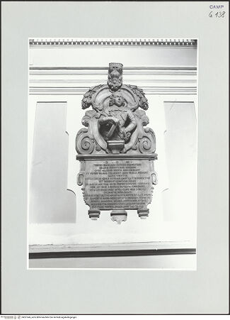 Vorderseite von ICCD [https://www.deutsche-digitale-bibliothek.de/content/lizenzen/rv-ez/] Grabmal des Tiberio Brancaccio - Gesamtansicht, bh521645_recto. Foto.