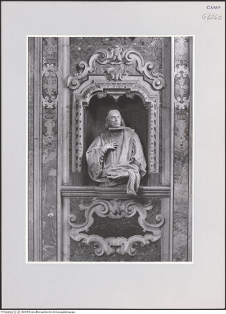 Vorderseite von ICCD [https://www.deutsche-digitale-bibliothek.de/content/lizenzen/rv-ez/] Grabmal des Andrea Giovine - Gesamtansicht, bh521653_recto. Foto.