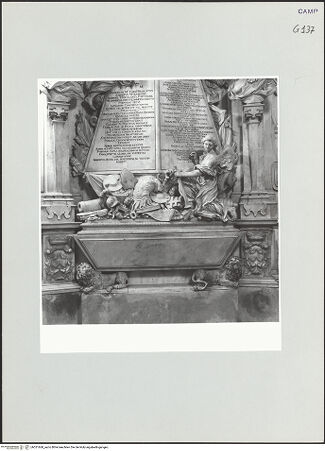 Vorderseite von ICCD [https://www.deutsche-digitale-bibliothek.de/content/lizenzen/rv-ez/] Grabmal der Kardinäle Francesco und Stefano Brancaccio - Detail: Sarkophag mit den Attributen der Verstorbenen, bh521668_recto. Foto.