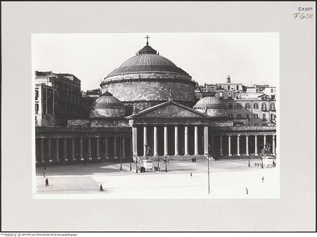 Vorderseite von ICCD [https://www.deutsche-digitale-bibliothek.de/content/lizenzen/rv-ez/] San Francesco di Paola - Fassade, bh521687_recto. Foto.