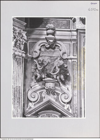 Vorderseite von ICCD [https://www.deutsche-digitale-bibliothek.de/content/lizenzen/rv-ez/] Ausstattung der Kapelle der ImmaculataEngel mit Mariensymbole - Gesamtansicht, bh521694_recto. Foto.