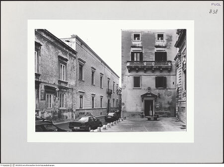 Vorderseite von unbekannt [https://www.deutsche-digitale-bibliothek.de/content/lizenzen/rv-fz/] Palazzo Adorno - Fassade, bh523003_recto. Foto: Chemollo, Alessandra.