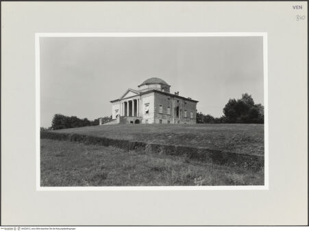 Vorderseite von Chemollo, Alessandra [https://rightsstatements.org/page/CNE/1.0/] Villa Rocca Pisani - Eckansicht aus Südosten, bh523012_recto. Foto: Chemollo, Alessandra.