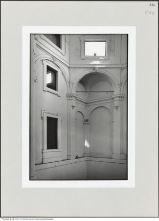 Vorderseite von Chemollo, Alessandra [https://www.deutsche-digitale-bibliothek.de/content/lizenzen/rv-ez/] Palazzo della PilottaTreppenhaus mit dreiläufiger Ehrentreppe - Ecknische, bh524727_recto. Foto: Chemollo, Alessandra.