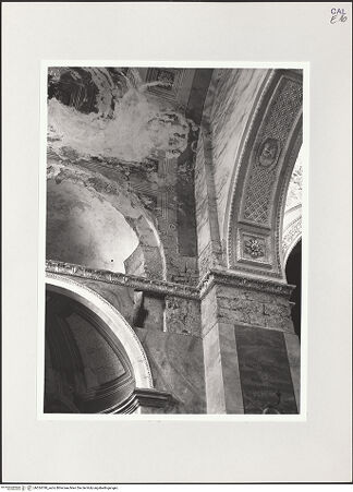 Vorderseite von Bibliotheca Hertziana [https://www.deutsche-digitale-bibliothek.de/content/lizenzen/rv-fz/] CattedraleVierung und Querhaus - Nordquerhausarm, Detail der Nordapsis und des Nordöstlichen Vierungpfeilers, bh524799_recto. Foto: Schwarz, Heinrich Mathias.