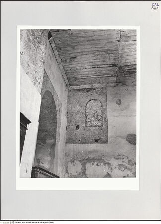 Vorderseite von Bibliotheca Hertziana [https://www.deutsche-digitale-bibliothek.de/content/lizenzen/rv-fz/] CattedraleSüdseitenschiff - Romanisches Fenster der Südseite, bh524800_recto. Foto: Schwarz, Heinrich Mathias.