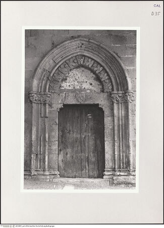 Vorderseite von Bibliotheca Hertziana [https://www.deutsche-digitale-bibliothek.de/content/lizenzen/rv-fz/] Portal zur Kapelle des Heiligen Josef - Gesamtansicht, bh524801_recto. Foto: Schwarz, Heinrich Mathias.