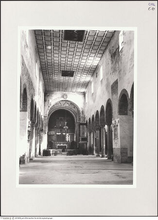 Vorderseite von Bibliotheca Hertziana [https://www.deutsche-digitale-bibliothek.de/content/lizenzen/rv-fz/] Cattedrale - Blick in Richtung Presbyterium, bh524806_recto. Foto: Schwarz, Heinrich Mathias.