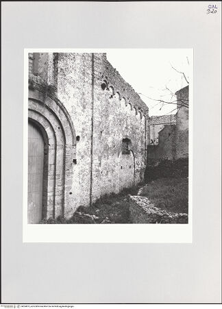 Vorderseite von Bibliotheca Hertziana [https://www.deutsche-digitale-bibliothek.de/content/lizenzen/rv-fz/] CattedraleWestfassade - Rechte Hälfte der Fassade und Südportal vor der Restaurierung, bh524813_recto. Foto: Schwarz, Heinrich Mathias.