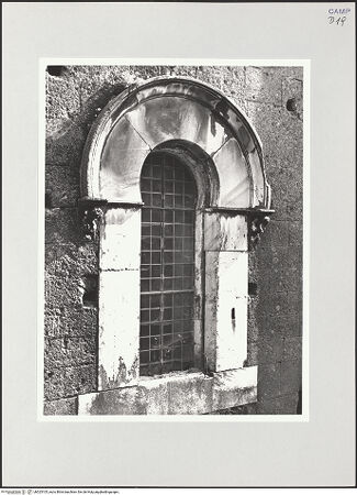 Vorderseite von Bibliotheca Hertziana [https://www.deutsche-digitale-bibliothek.de/content/lizenzen/rv-fz/] DuomoSüdlicher Querhausarm - Südwand, unteres Fenster rechts, bh525105_recto. Foto: Schwarz, Heinrich Mathias.