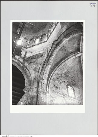 Vorderseite von Bibliotheca Hertziana [https://www.deutsche-digitale-bibliothek.de/content/lizenzen/rv-fz/] DuomoQuerhaus und Kuppel - Blick in die Vierungskuppel von Südosten, bh525118_recto. Foto: Schwarz, Heinrich Mathias.