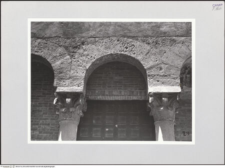 Vorderseite von Bibliotheca Hertziana [https://www.deutsche-digitale-bibliothek.de/content/lizenzen/rv-fz/] San Salvatore Maggiore a CorteHauptfassade - Fassade, Arkade, bh525142_recto. Foto: Schwarz, Heinrich Mathias.