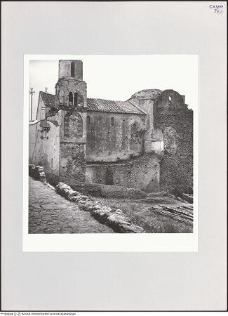 Vorderseite von Bibliotheca Hertziana [https://www.deutsche-digitale-bibliothek.de/content/lizenzen/rv-fz/] Santa Maria a Gradillo - Ansicht von Nordosten, bh525409_recto. Foto: Schwarz, Heinrich Mathias.