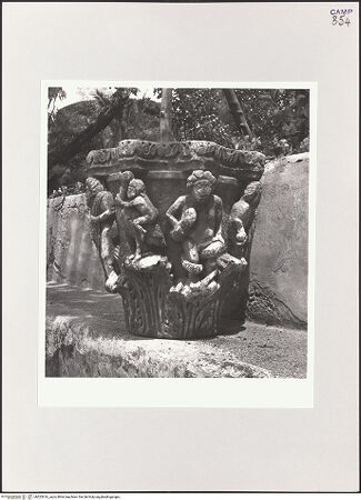 Vorderseite von Bibliotheca Hertziana [https://www.deutsche-digitale-bibliothek.de/content/lizenzen/rv-fz/] Figurenkapitell - Teilansicht, bh525416_recto. Foto: Schwarz, Heinrich Mathias.