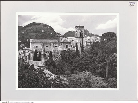 Vorderseite von Bibliotheca Hertziana [https://www.deutsche-digitale-bibliothek.de/content/lizenzen/rv-fz/] DuomoSüdfassade - Ansicht von Süden, bh525421_recto. Foto: Schwarz, Heinrich Mathias.