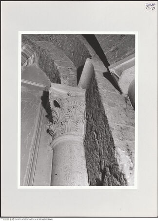 Vorderseite von Bibliotheca Hertziana [https://www.deutsche-digitale-bibliothek.de/content/lizenzen/rv-fz/] Kapitelle des Chorumgangs - Chorumgang, Kapitell, bh526267_recto. Foto: Schwarz, Heinrich Mathias.