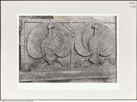 Vorderseite von Bibliotheca Hertziana [https://www.deutsche-digitale-bibliothek.de/content/lizenzen/rv-fz/] Chorschranke - Gesamtansicht, bh526269_recto. Foto: Schwarz, Heinrich Mathias.