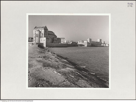 Vorderseite von Bibliotheca Hertziana [https://www.deutsche-digitale-bibliothek.de/content/lizenzen/rv-fz/] Cattedrale - Ansicht von Nordosten, bh527464_recto. Foto: Schwarz, Heinrich Mathias.