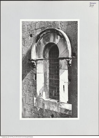 Vorderseite von Bibliotheca Hertziana [https://www.deutsche-digitale-bibliothek.de/content/lizenzen/rv-fz/] DuomoSüdlicher Querhausarm - Südwand, unteres Fenster rechts, bh527805_recto. Foto: Schwarz, Heinrich Mathias.