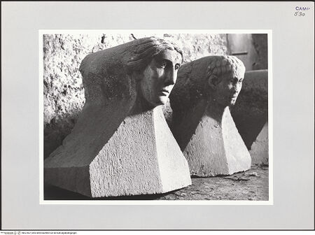 Vorderseite von Bibliotheca Hertziana [https://www.deutsche-digitale-bibliothek.de/content/lizenzen/rv-fz/] Herme mit weiblichem Kopf - Seitenansicht von links, bh527807_recto. Foto: Schwarz, Heinrich Mathias.