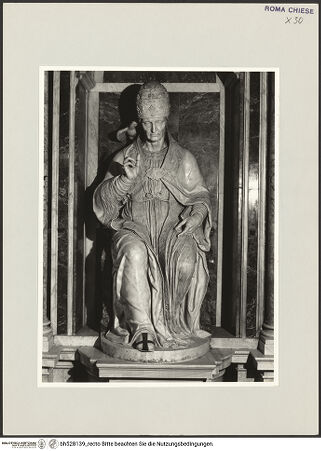 Vorderseite von Sopr. BAS ROMA [https://www.deutsche-digitale-bibliothek.de/content/lizenzen/rv-ez/] Sitzstatue Gregors des Großen - , bh528139_recto. Foto.