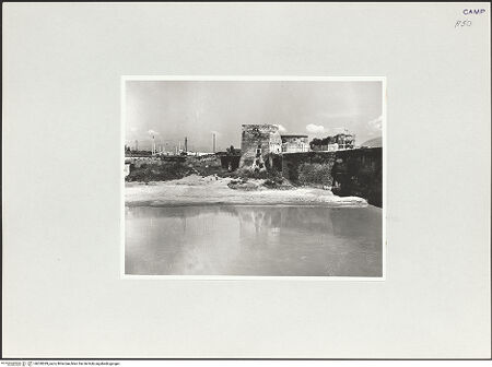 Vorderseite von Bibliotheca Hertziana [https://www.deutsche-digitale-bibliothek.de/content/lizenzen/rv-fz/] Arco di Federico II (Porta Capuana) - Ansicht von Süden, bh528289_recto. Foto: Schwarz, Heinrich Mathias.