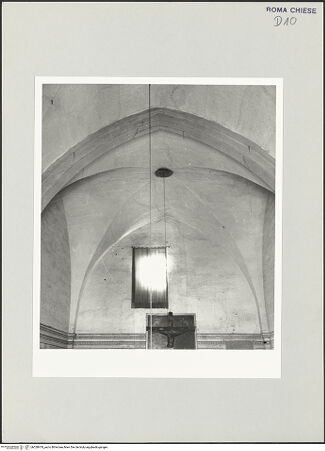 Vorderseite von Bibliotheca Hertziana [https://www.deutsche-digitale-bibliothek.de/content/lizenzen/rv-fz/] Santi Quattro CoronatiInneresSala gotica - Kreuzgratgewölbe, bh528479_recto. Foto: Schwarz, Heinrich Mathias.