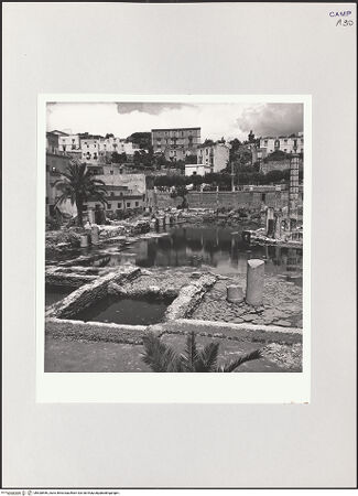 Vorderseite von Bibliotheca Hertziana [https://www.deutsche-digitale-bibliothek.de/content/lizenzen/rv-fz/] Serapeo (sog. Serapeum) - Ansicht von Südwesten, bh528556_recto. Foto: Schwarz, Heinrich Mathias.