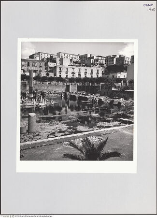 Vorderseite von Bibliotheca Hertziana [https://www.deutsche-digitale-bibliothek.de/content/lizenzen/rv-fz/] Serapeo (sog. Serapeum) - Ansicht von Westen, bh528559_recto. Foto: Schwarz, Heinrich Mathias.