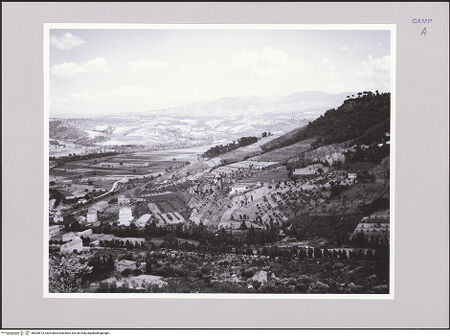 Vorderseite von Bibliotheca Hertziana [https://www.deutsche-digitale-bibliothek.de/content/lizenzen/rv-fz/] Stadt - Landschaft um Pozzuoli, bh528573_recto. Foto: Schwarz, Heinrich Mathias.