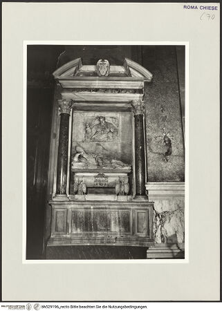 Vorderseite von Sopr. BAS ROMA [https://www.deutsche-digitale-bibliothek.de/content/lizenzen/rv-ez/] Grabmal des Kardinals Willem van Enckenvoirt (gest. 1534) - , bh529196_recto. Foto.