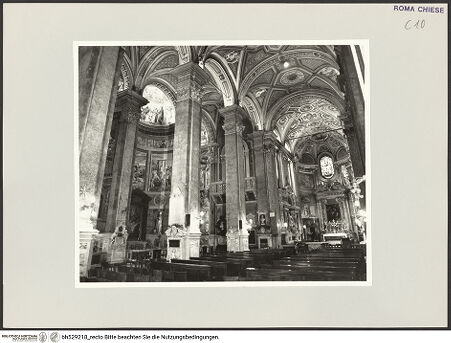 Vorderseite von Sopr. BAS ROMA [https://www.deutsche-digitale-bibliothek.de/content/lizenzen/rv-ez/] Santa Maria dell'AnimaMittelschiff - zum Chor und ins linke Seitenschiff, bh529218_recto. Foto.