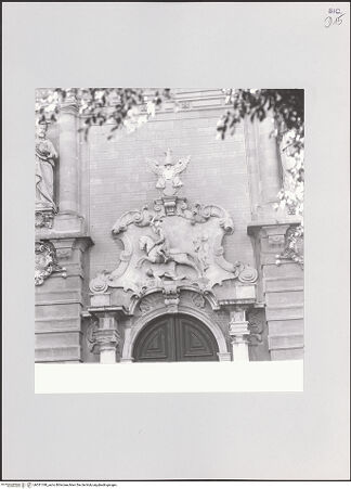 Vorderseite von Biblioteca Fardelliana, Trapani [https://www.deutsche-digitale-bibliothek.de/content/lizenzen/rv-ez/] HauptportalRoger I., Graf von Sizilien, reitet einen Muselmanen nieder - Gesamtansicht, bh531748_recto. Foto: Bertolini, Giovanni.