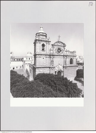 Vorderseite von Biblioteca Fardelliana, Trapani [https://www.deutsche-digitale-bibliothek.de/content/lizenzen/rv-ez/] Cattedrale - Gesamtansicht der Fassade von Südosten und linke Seite, bh531763_recto. Foto: Bertolini, Giovanni.