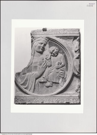 Vorderseite von Pedicini, Luciano [https://www.deutsche-digitale-bibliothek.de/content/lizenzen/rv-ez/] Sarkophagfront - Frontplatte: Madonna (Fragment), bh531988_recto. Foto: Pedicini, Luciano.