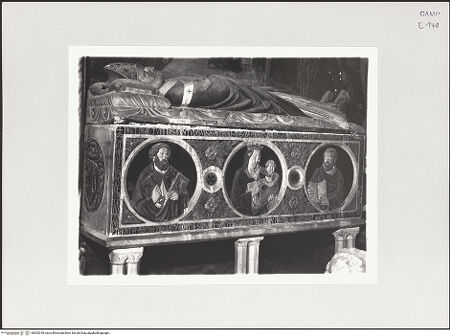 Vorderseite von Sopr. BAS NA [https://www.deutsche-digitale-bibliothek.de/content/lizenzen/rv-ez/] Grabmal des Bischofs Orso Minutolo (gest. 1327) - Gesamtansicht, bh532018_recto. Foto.