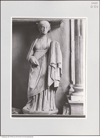 Vorderseite von Sopr. BAS NA [https://www.deutsche-digitale-bibliothek.de/content/lizenzen/rv-ez/] Grabmal des Antonio Carafa, genannt Malizia (gest. 1438)Tugenden - Prudentia, bh532030_recto. Foto.