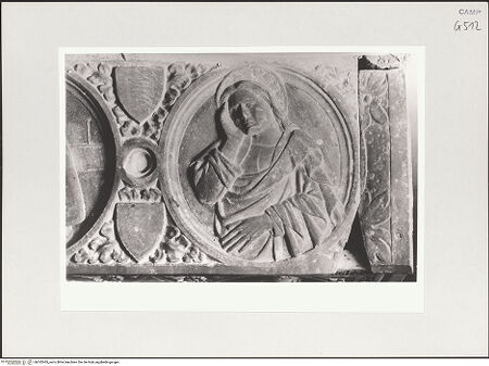 Vorderseite von Sopr. BAS NA [https://www.deutsche-digitale-bibliothek.de/content/lizenzen/rv-ez/] Grabmal der Letizia Caracciolo (gest. 1340)Schmerzensmann zusammen mit Maria und Johannes dem Evangelisten - Detail: Johannes der Evangelist, bh532043_recto. Foto.