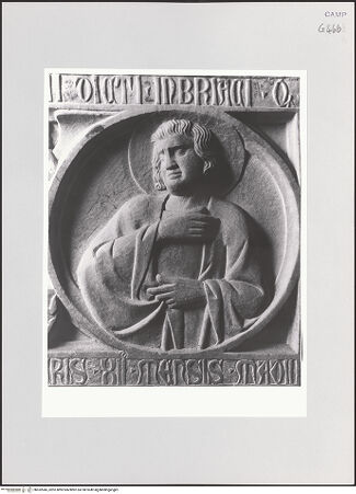 Vorderseite von Sopr. BAS NA [https://www.deutsche-digitale-bibliothek.de/content/lizenzen/rv-fz/] Grabmal des Pietro Brancaccio (gest. 1338) - Sarkophagfront: Johannes der Evangelist, bh532045_recto. Foto.