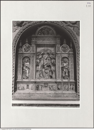 Vorderseite von Foto Marburg [https://www.deutsche-digitale-bibliothek.de/content/lizenzen/rv-fz/] Marienaltar - Gesamtansicht, bh532317_recto. Foto: Gloc, Jan.