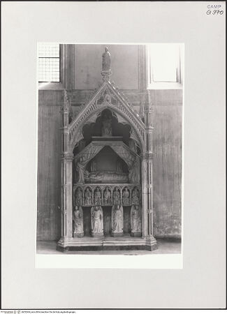 Vorderseite von Sopr. BAS NA [https://www.deutsche-digitale-bibliothek.de/content/lizenzen/rv-ez/] Grabmal der Königin Maria von Ungarn - Gesamtansicht, bh532464_recto. Foto.