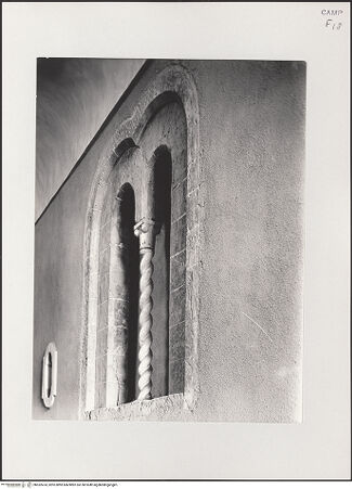 Vorderseite von Pedicini, Luciano [https://www.deutsche-digitale-bibliothek.de/content/lizenzen/rv-ez/] Certosa di San Martino - Detail: Biforenfenster, bh532474_recto. Foto: Pedicini, Luciano.