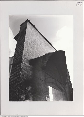 Vorderseite von Pedicini, Luciano [https://www.deutsche-digitale-bibliothek.de/content/lizenzen/rv-ez/] Santa ChiaraTor des Klosters - Schrägansicht von links, bh532511_recto. Foto: Pedicini, Luciano.