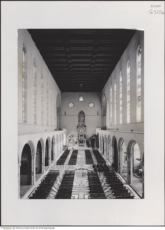 Vorderseite von Pedicini, Luciano [https://www.deutsche-digitale-bibliothek.de/content/lizenzen/rv-ez/] Santa Chiara - Gesamtansicht zum Chor hin, bh532514_recto. Foto: Pedicini, Luciano.