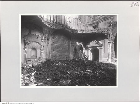 Vorderseite von Sopr. BAS NA [https://www.deutsche-digitale-bibliothek.de/content/lizenzen/rv-ez/] Santa Chiara - Sängertribüne und Orgel (nach Bombardierung 1943), bh532524_recto. Foto.