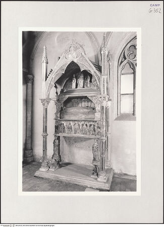 Vorderseite von Pedicini, Luciano [https://www.deutsche-digitale-bibliothek.de/content/lizenzen/rv-ez/] Grabmal der Maria von Valois (gest. 1328) - Gesamtansicht, bh532526_recto. Foto: Pedicini, Luciano.