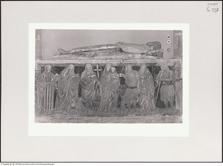 Vorderseite von Sopr. BAS NA [https://www.deutsche-digitale-bibliothek.de/content/lizenzen/rv-ez/] Grabmal für Antonio (und Onofrio) PennaMadonna mit den Heiligen Leonhard, Hieronymus, Johannes dem Täufer, Paulus Eremita, Antonius Abbas und Onuphrius - Sarkophag, bh532683_recto. Foto.